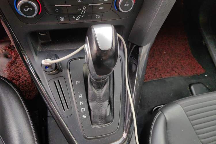 Used Ford Focus 2017 Sedan 1.6L Automatic Fashion Edition Smart Drive Version Gear Lever
