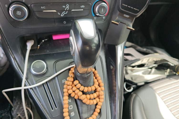 Used Ford Focus 2017 Sedan 1.6L Automatic Fashion Edition Smart Drive Version Gear Lever