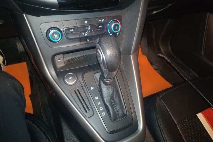 Used Ford Focus 2017 Hatchback 1.6L Automatic Comfort Plus SmartDrive Edition Gear Lever