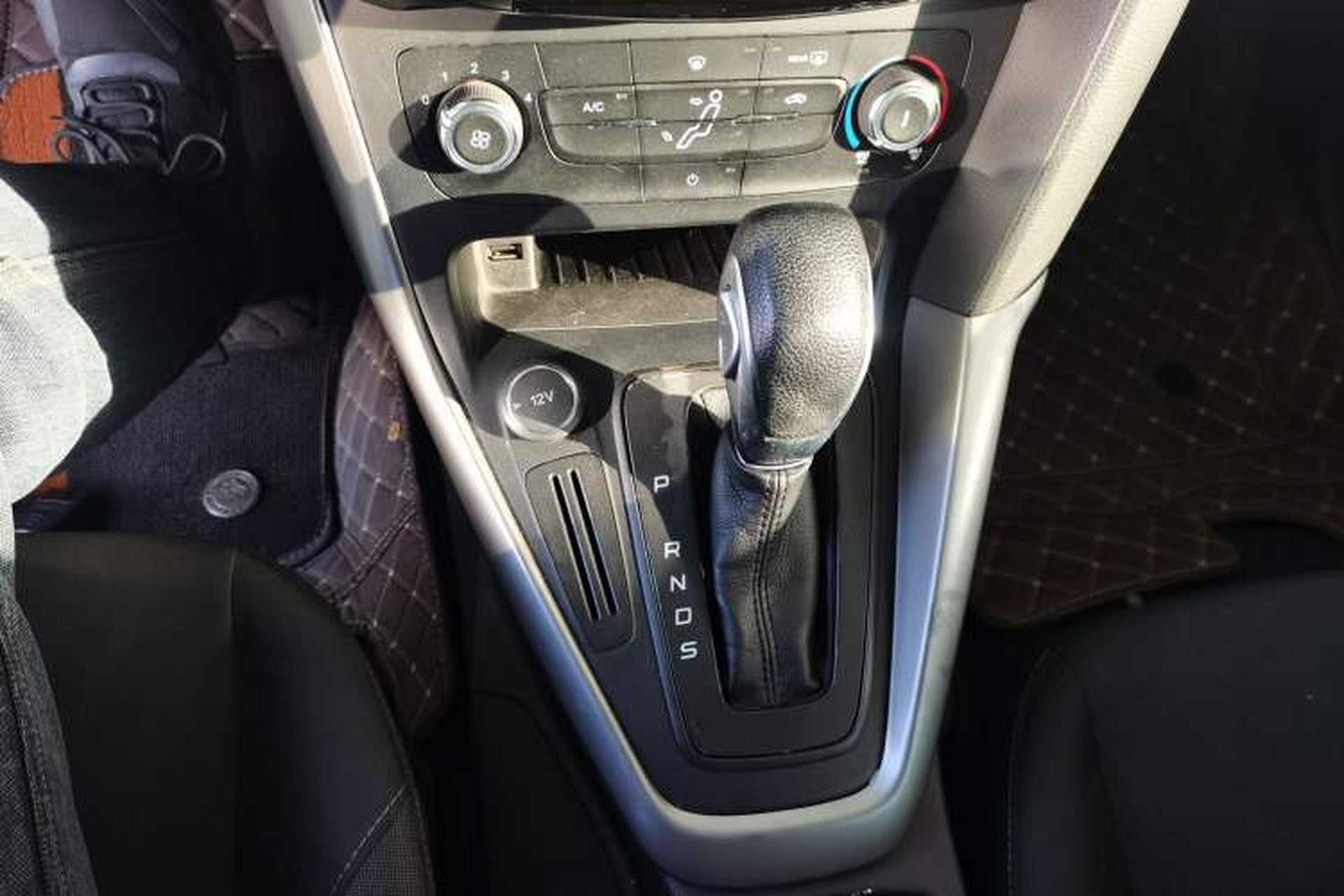 Used Ford Focus 2017 Hatchback 1.6L Automatic Comfort Plus SmartDrive Edition Gear Lever