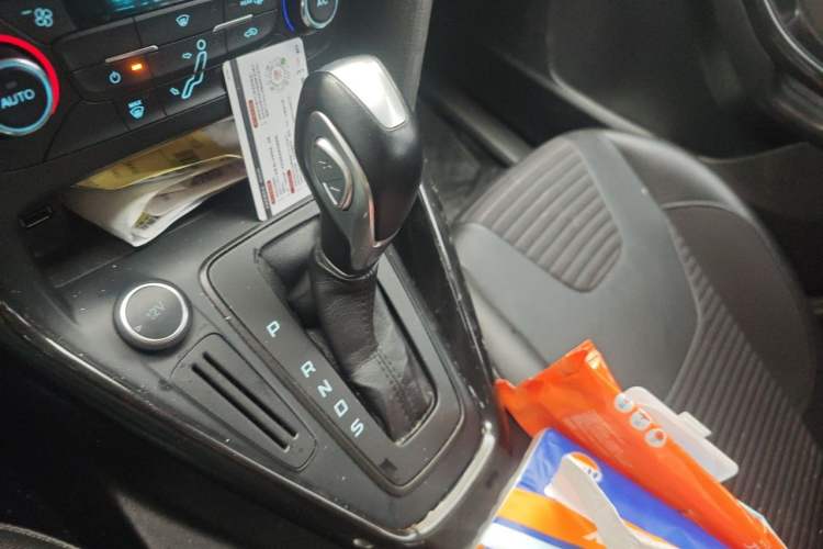 Used Ford Focus 2017 Sedan 1.6L Automatic Fashion Edition Smart Drive Version Gear Lever