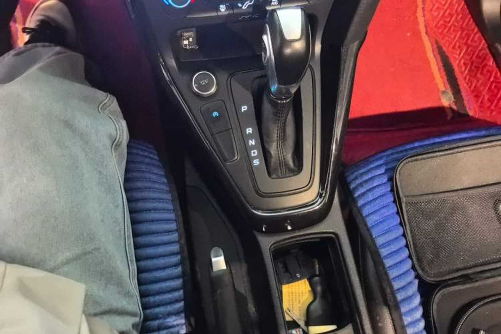 Used Ford Focus 2017 Sedan EcoBoost 180 Automatic Elite Model Gear Lever