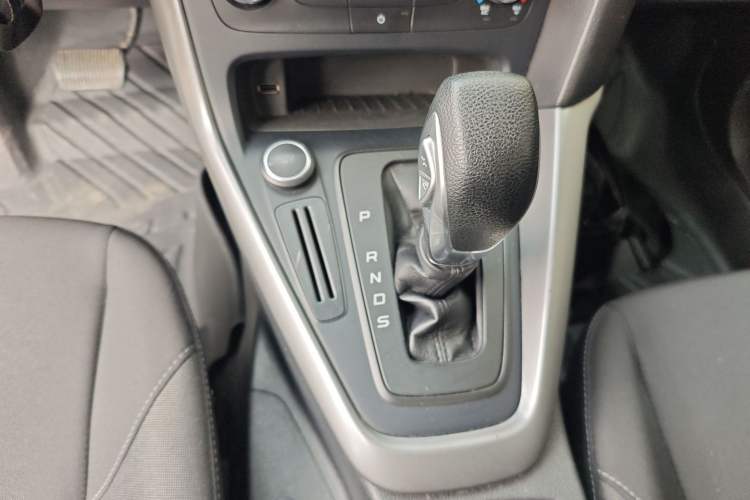Used Ford Focus 2017 Hatchback 1.6L Automatic Comfort Plus SmartDrive Edition Gear Lever