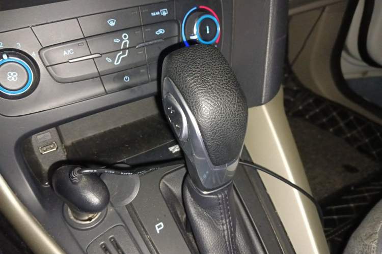 Used Ford Focus 2017 Sedan 1.6L Automatic Comfort Plus SmartDrive Edition Gear Lever