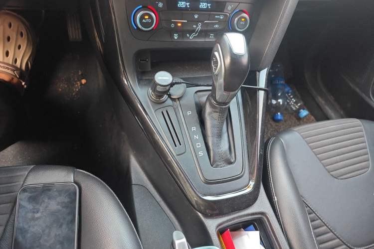 Used Ford Focus 2017 Sedan 1.6L Automatic Fashion Edition Smart Drive Version Gear Lever