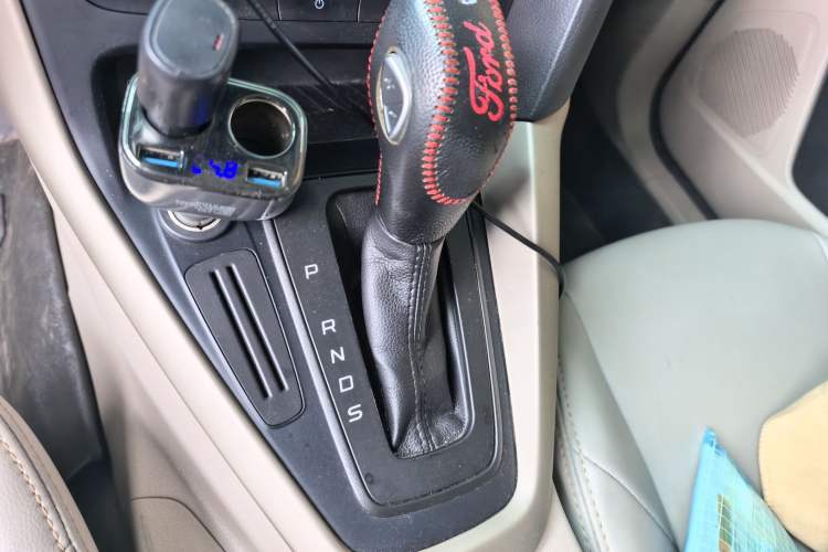 Used Ford Focus 2017 Sedan 1.6L Automatic Comfort Plus SmartDrive Edition Gear Lever