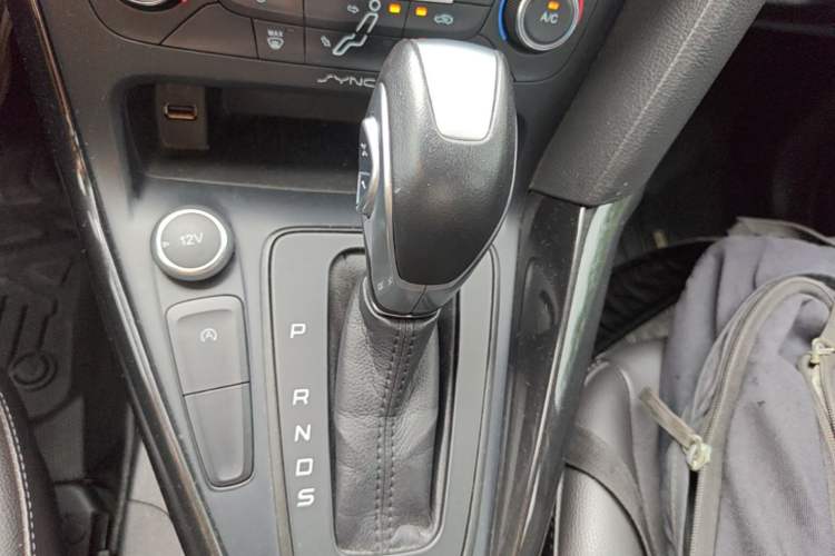 Used Ford Focus 2017 Sedan EcoBoost 180 Automatic Elite Model Gear Lever