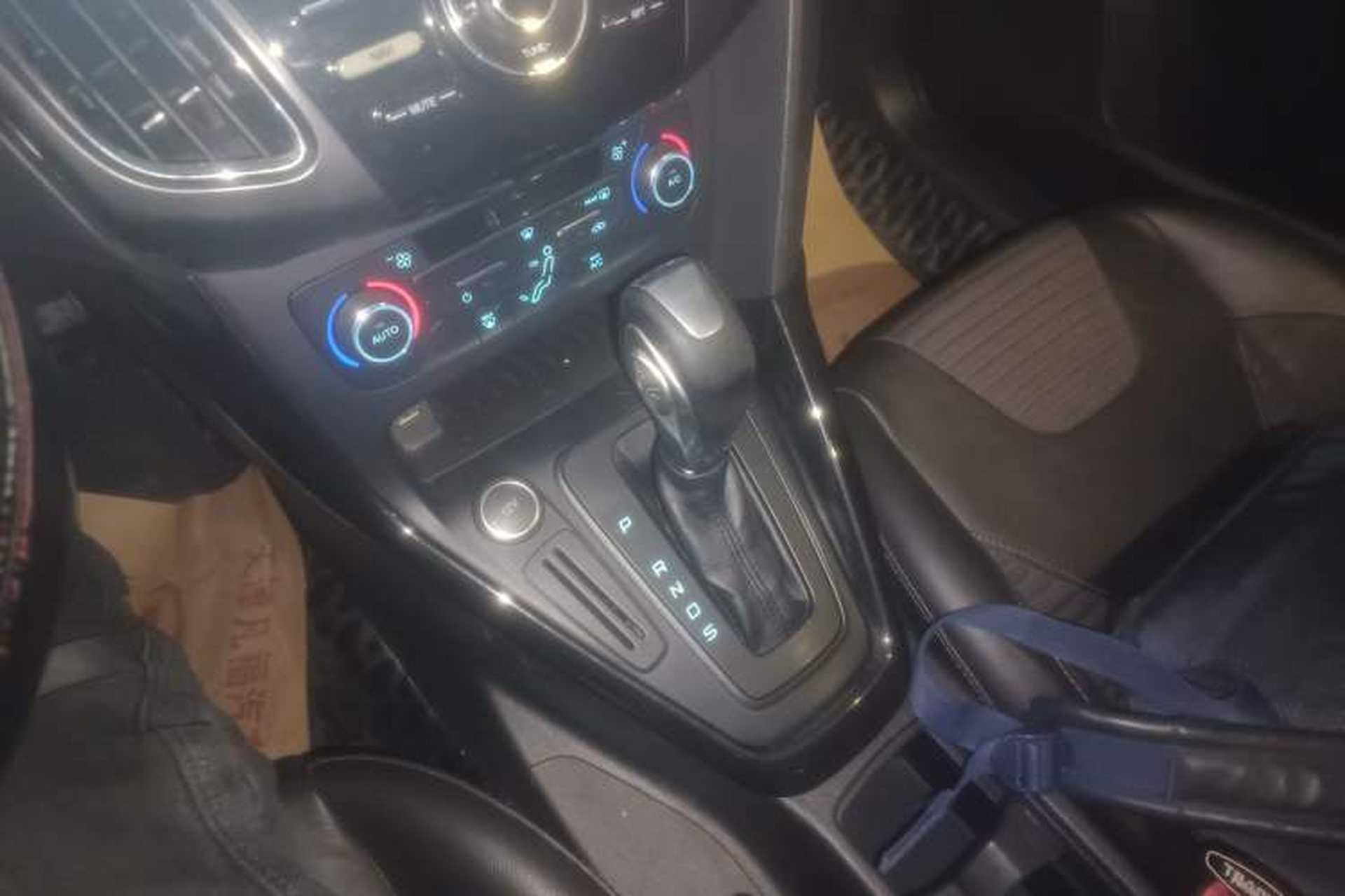Used Ford Focus 2017 Sedan 1.6L Automatic Fashion Edition Smart Drive Version Gear Lever