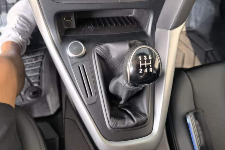 Used Ford Focus 2017 Hatchback 1.6L Manual Comfort Plus SmartDrive Edition Gear Lever