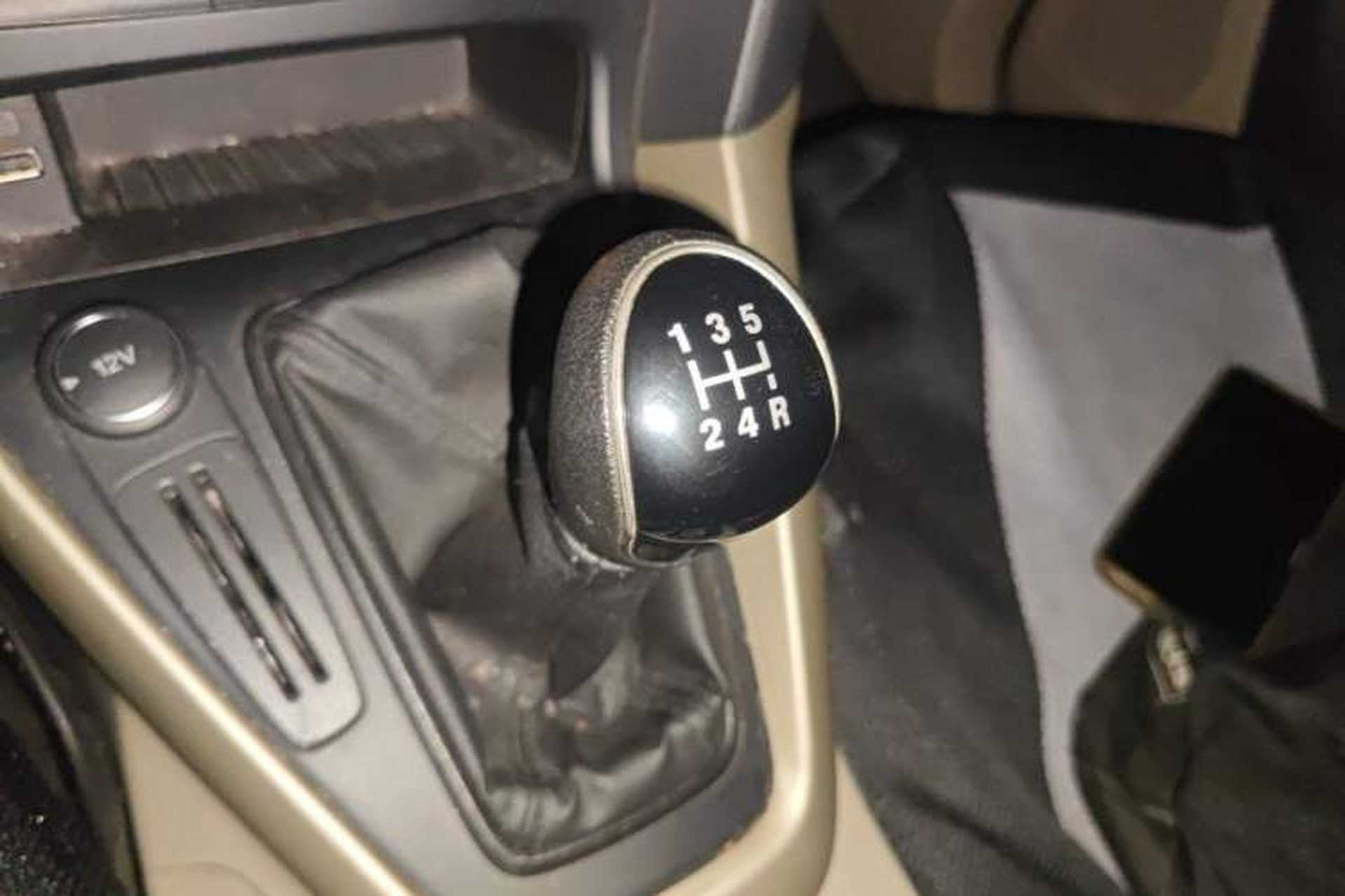 Used Ford Focus 2017 Sedan 1.6L Manual Comfort Plus SmartDrive Edition Gear Lever