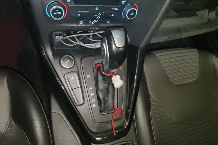 Used Ford Focus 2017 Sedan EcoBoost 180 Automatic Elite Model Gear Lever