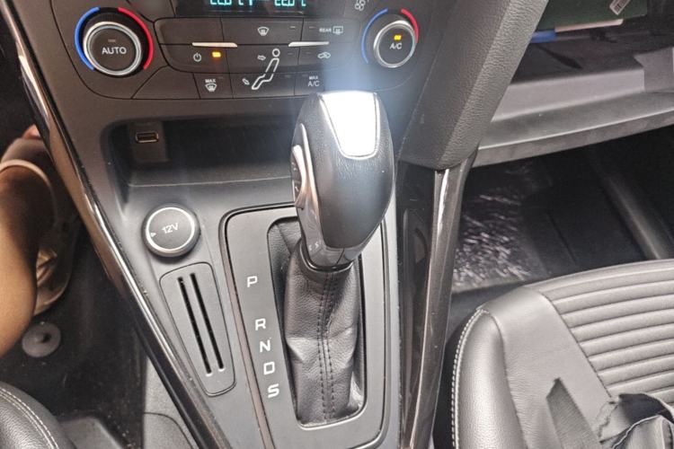 Used Ford Focus 2017 Hatchback 1.6L Automatic Fashion Edition Smart Drive Version Gear Lever