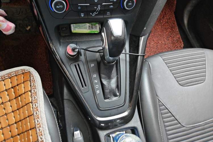 Used Ford Focus 2017 Hatchback 1.6L Automatic Fashion Edition Smart Drive Version Gear Lever