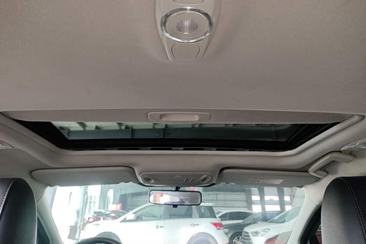 Used Ford Focus 2017 Sedan 1.6L Manual Fashion Edition Smart Drive Version Headliner