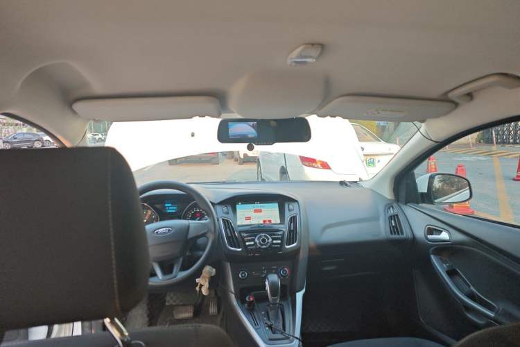 Used Ford Focus 2017 Hatchback 1.6L Automatic Comfort Plus SmartDrive Edition Headliner