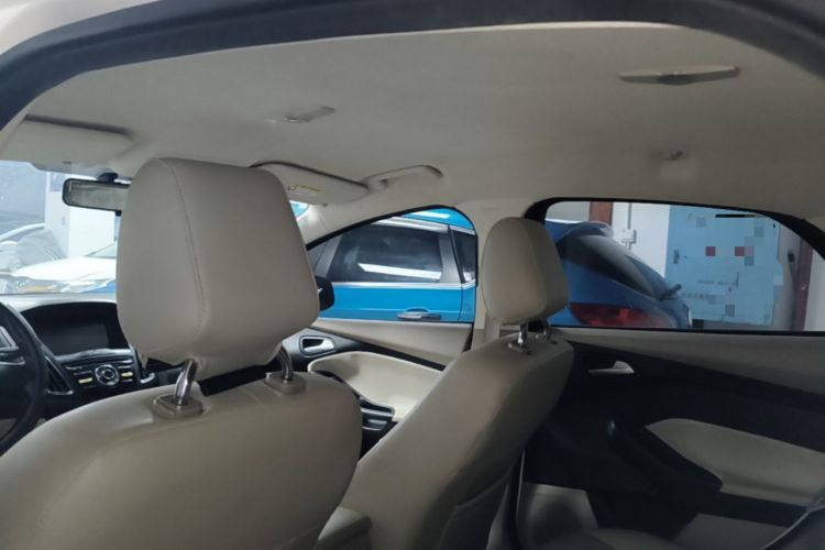 Used Ford Focus 2017 Sedan 1.6L Automatic Comfort Plus SmartDrive Edition Headliner