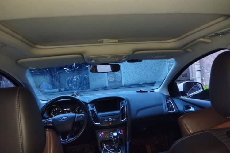 Used Ford Focus 2017 Sedan EcoBoost 180 Automatic Elite Model Headliner