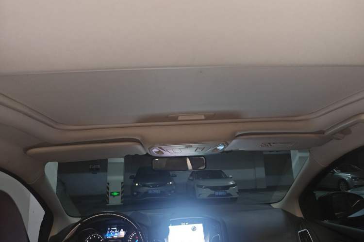Used Ford Focus 2017 1.5T CTCC White and Black Limited Edition Headliner