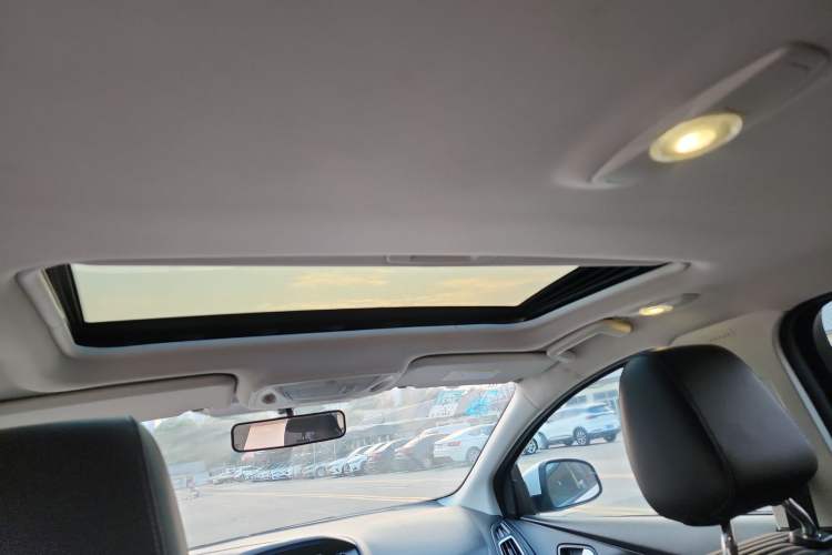Used Ford Focus 2017 Sedan EcoBoost 125 Automatic Supreme Style SmartDrive Edition Headliner