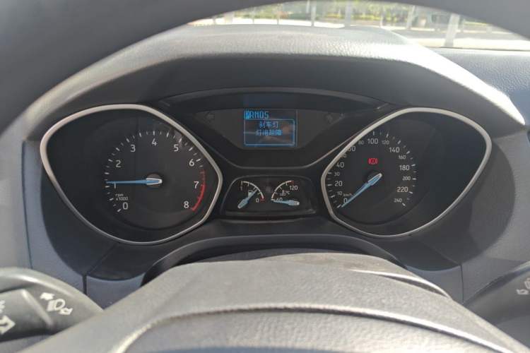 Used Ford Focus 2017 Sedan 1.6L Automatic Comfort Plus SmartDrive Edition Instrument Cluster
