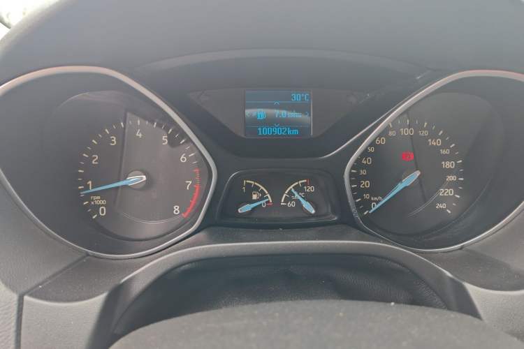 Used Ford Focus 2017 Sedan EcoBoost 125 Manual – Ultra-Style Edition with SmartDrive Features Instrument Cluster