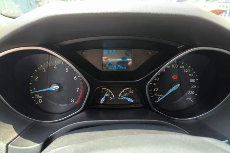 Used Ford Focus 2017 Sedan EcoBoost 125 Automatic Supreme Style SmartDrive Edition Instrument Cluster