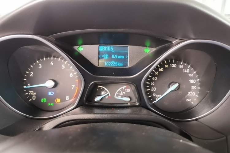 Used Ford Focus 2017 Hatchback EcoBoost 125 Automatic - Ultra-Powerful Style Edition with Smart Drive Features Instrument Cluster