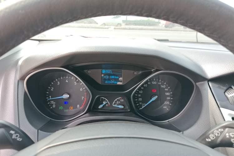 Used Ford Focus 2017 Hatchback EcoBoost 125 Automatic - Ultra-Powerful Style Edition with Smart Drive Features Instrument Cluster