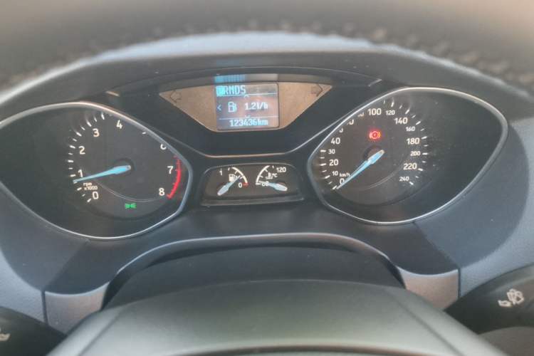 Used Ford Focus 2017 Sedan EcoBoost 125 Automatic Supreme Style SmartDrive Edition Instrument Cluster