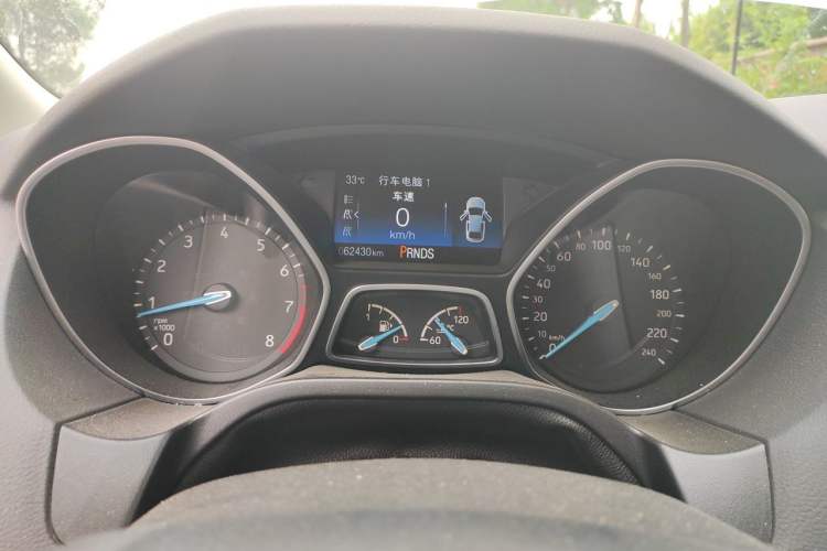 Used Ford Focus 2017 Sedan EcoBoost 180 Automatic Elite Model Instrument Cluster