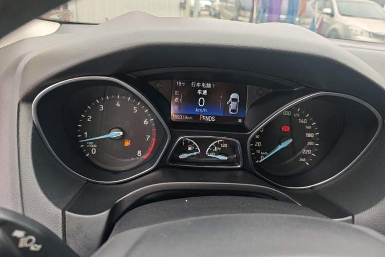 Used Ford Focus 2017 Sedan EcoBoost 180 Automatic Elite Model Instrument Cluster