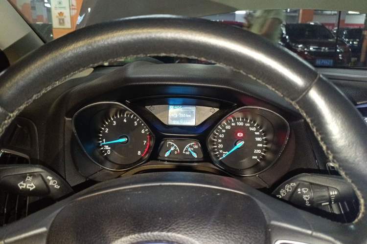 Used Ford Focus 2017 Hatchback 1.6L Automatic Fashion Edition Smart Drive Version Instrument Cluster