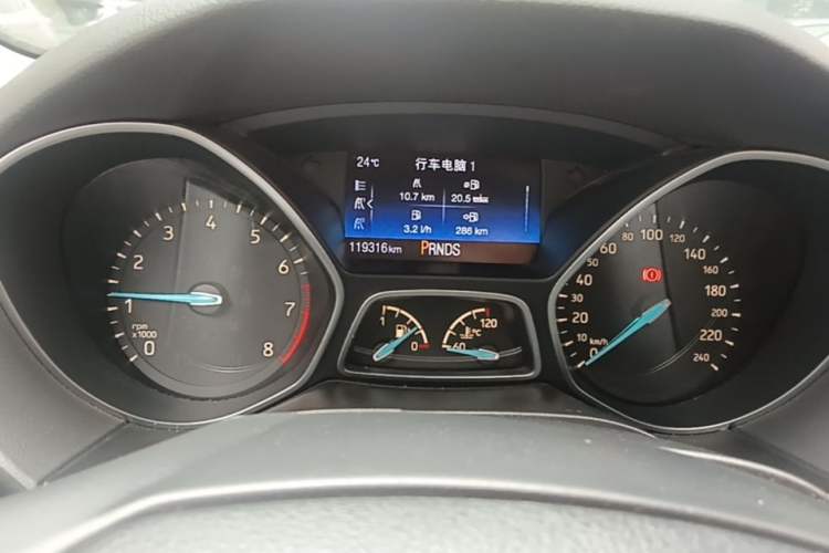 Used Ford Focus 2017 Hatchback EcoBoost 180 Automatic Elite Model Instrument Cluster