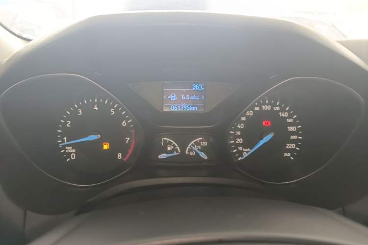 Used Ford Focus 2017 Hatchback 1.6L Manual Fashion Edition SmartDrive Version Instrument Cluster