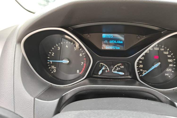 Used Ford Focus 2017 Sedan 1.6L Automatic Comfort Plus SmartDrive Edition Instrument Cluster
