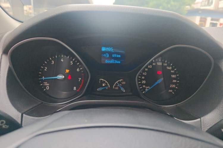 Used Ford Focus 2017 Hatchback 1.6L Automatic Fashion Edition Smart Drive Version Instrument Cluster