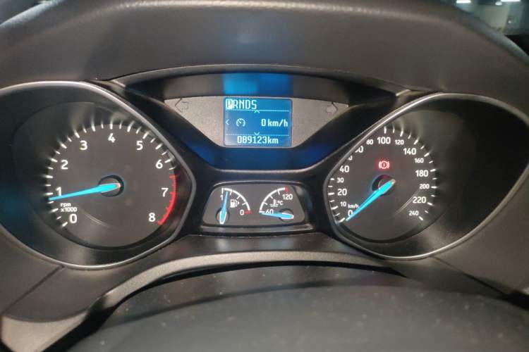 Used Ford Focus 2017 Hatchback EcoBoost 125 Automatic - Ultra-Powerful Style Edition with Smart Drive Features Instrument Cluster