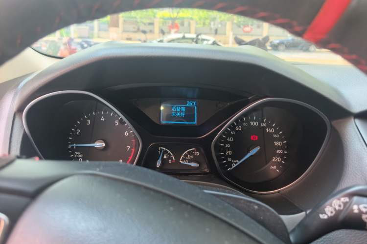 Used Ford Focus 2017 Hatchback 1.6L Manual Fashion Edition SmartDrive Version Instrument Cluster