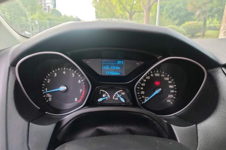 Used Ford Focus 2017 Hatchback 1.6L Manual Fashion Edition SmartDrive Version Instrument Cluster