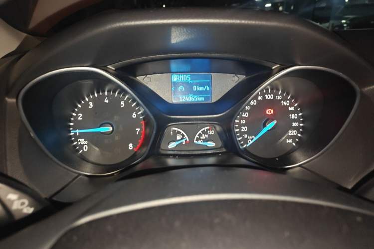 Used Ford Focus 2017 Sedan EcoBoost 125 Automatic Supreme Style SmartDrive Edition Instrument Cluster
