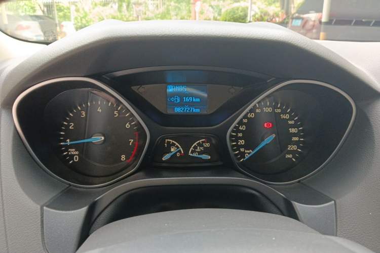 Used Ford Focus 2017 Sedan EcoBoost 125 Automatic Supreme Style SmartDrive Edition Instrument Cluster