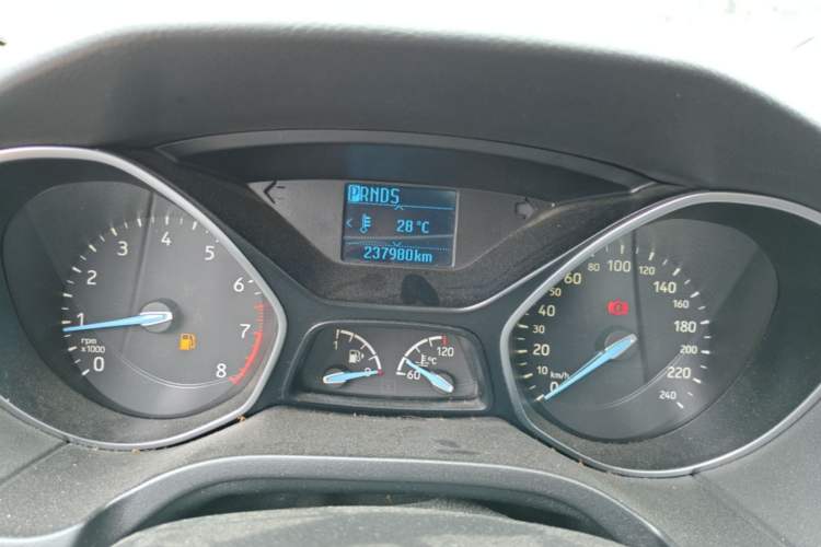 Used Ford Focus 2017 Sedan EcoBoost 125 Automatic Supreme Style SmartDrive Edition Instrument Cluster