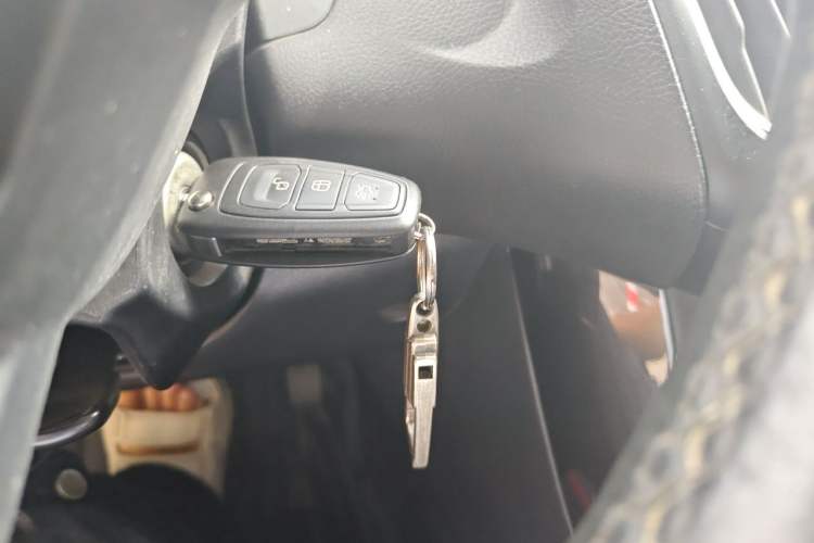 Used Ford Focus 2017 Hatchback 1.6L Automatic Fashion Edition Smart Drive Version Interior 1