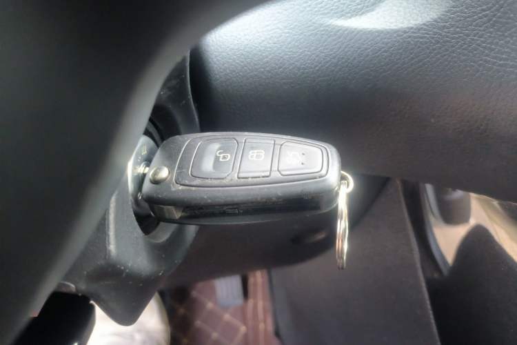 Used Ford Focus 2017 Hatchback 1.6L Automatic Fashion Edition Smart Drive Version Interior 1
