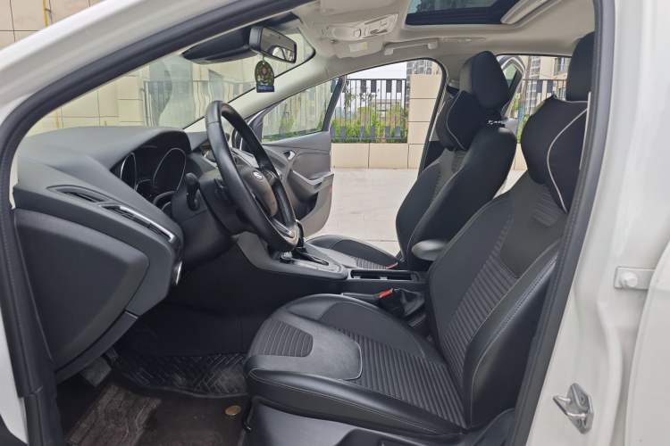 Used Ford Focus 2017 Hatchback EcoBoost 180 Automatic Sport Model Interior 1