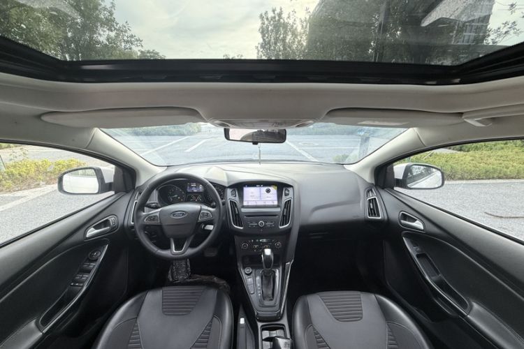 Used Ford Focus 2017 Sedan EcoBoost 180 Automatic Elite Model Interior 1