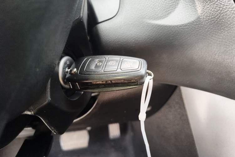 Used Ford Focus 2017 Hatchback 1.6L Automatic Comfort Plus SmartDrive Edition Interior 1