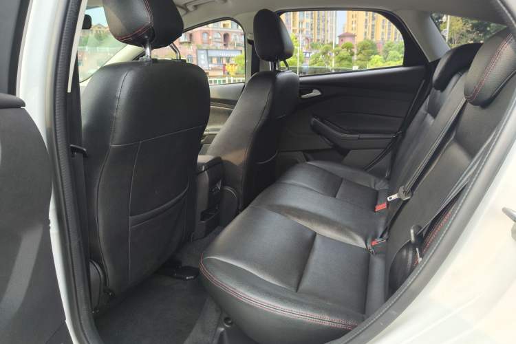 Used Ford Focus 2017 Hatchback 1.6L Automatic Comfort Plus SmartDrive Edition Interior 1