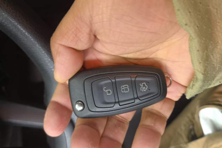 Used Ford Focus 2017 Hatchback 1.6L Automatic Comfort Plus SmartDrive Edition Interior 1