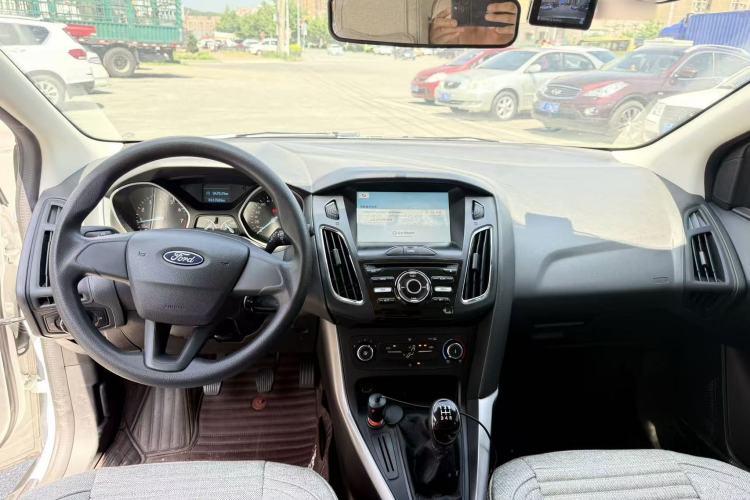 Used Ford Focus 2017 Hatchback 1.6L Manual Comfort Plus SmartDrive Edition Interior 1
